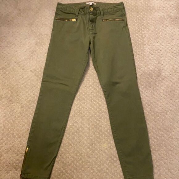 Banana Republic pants. Size 28. Olive green. Excellent condition. - Picture 1 of 9